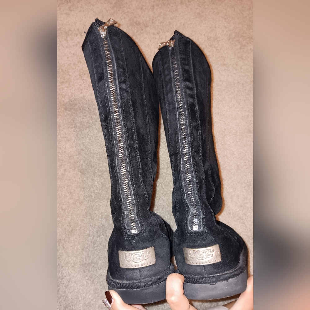 Rare Zipper Back Black Uggs